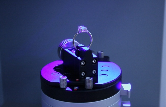 Cooksongold 3D scanning a ring